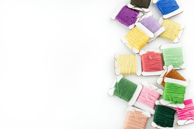 રંગીન કઢાઈ પહોંચીેલું નમૂનો